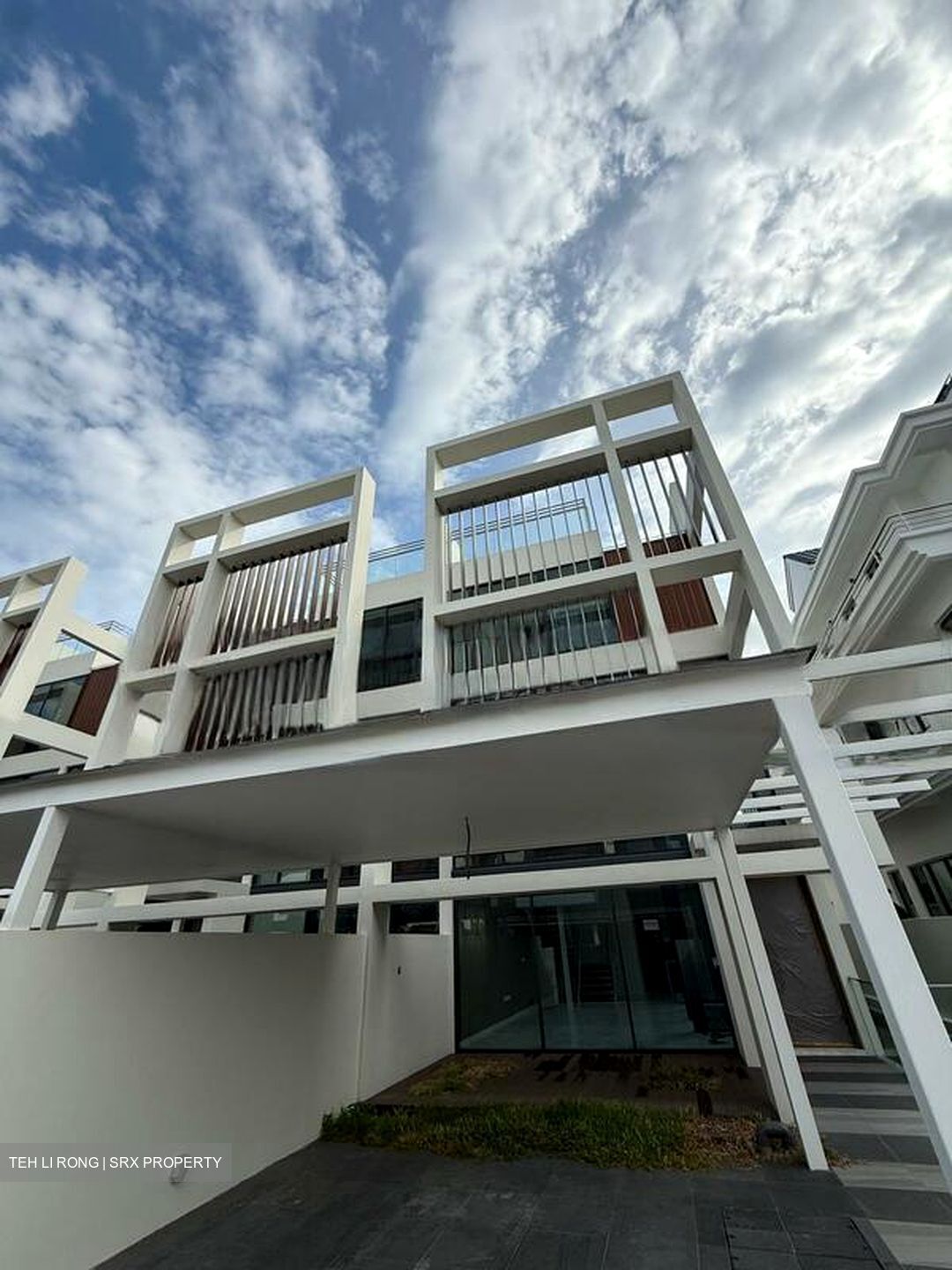 Eastwood Drive (D16), Semi-Detached #477214241